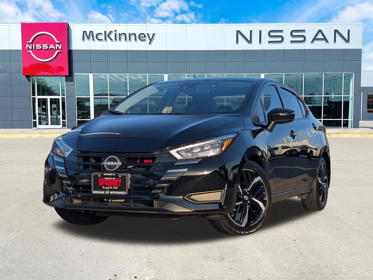 2025 Nissan Versa 1.6 SR — photo 1 of 28