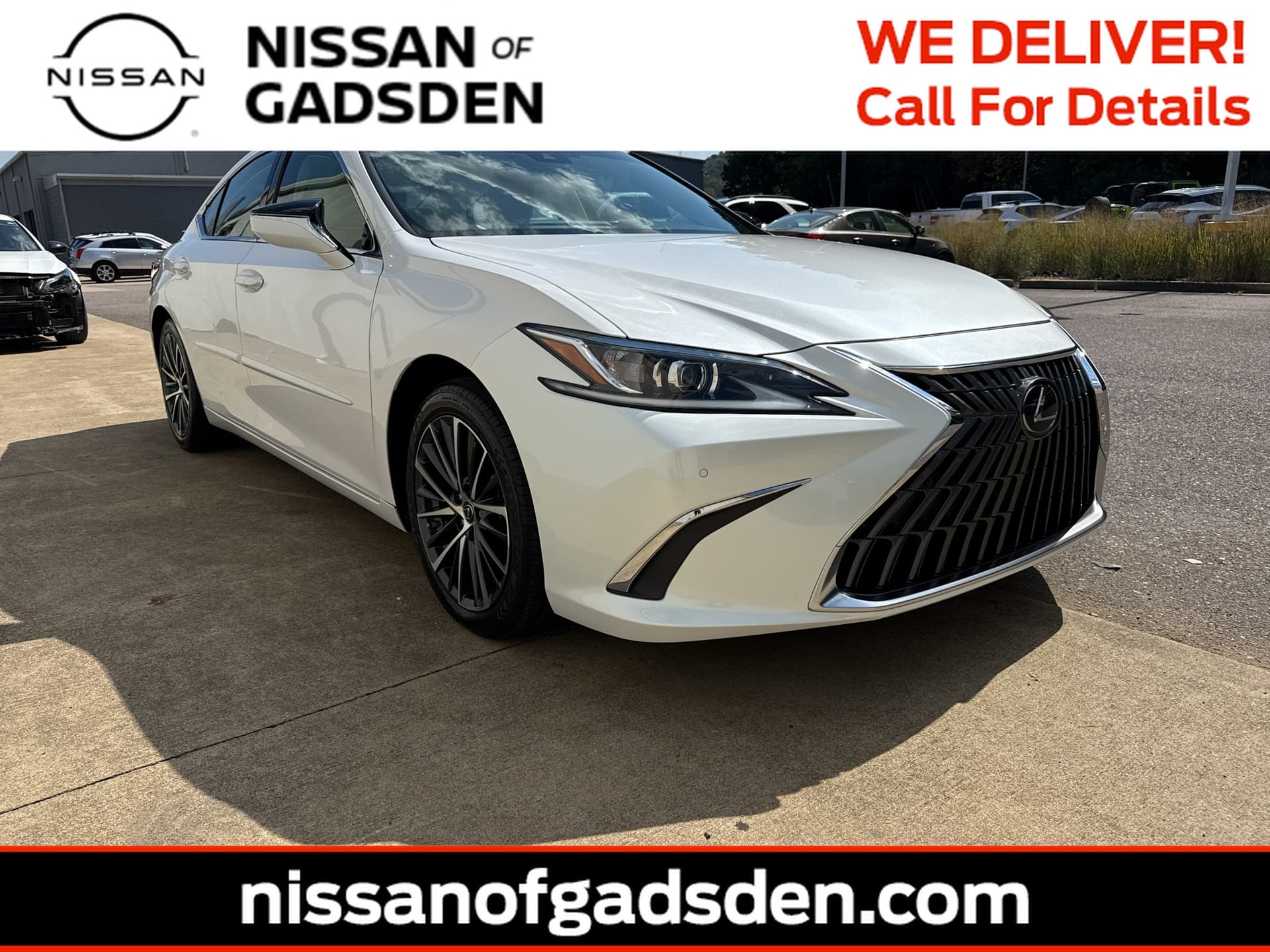 2024 Lexus ES Base — photo 1 of 18