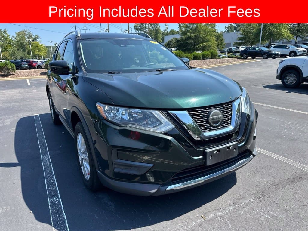 2020 Nissan Rogue SV — photo 1 of 10