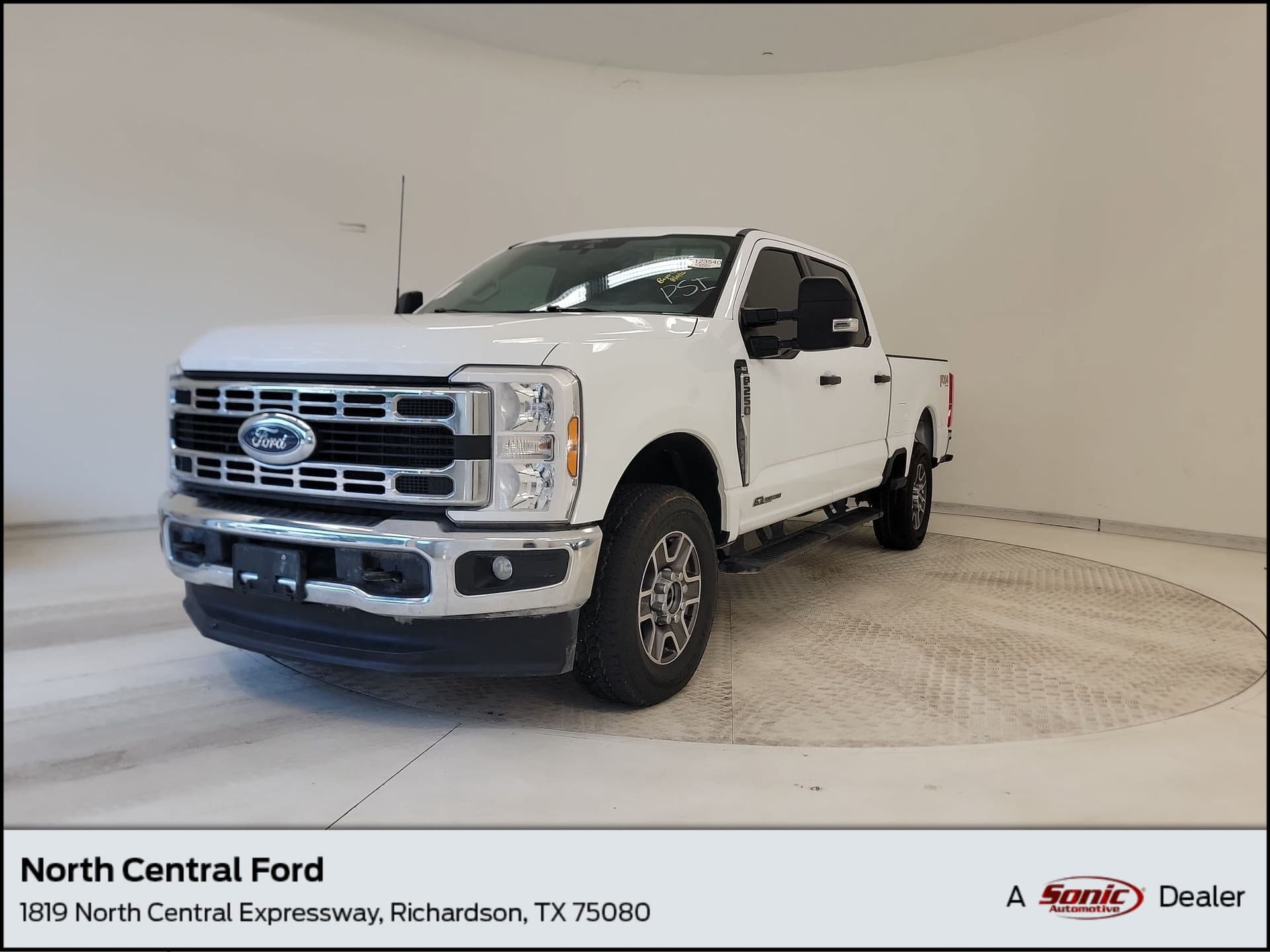 2025 Ford F-250 XLT — photo 1 of 10