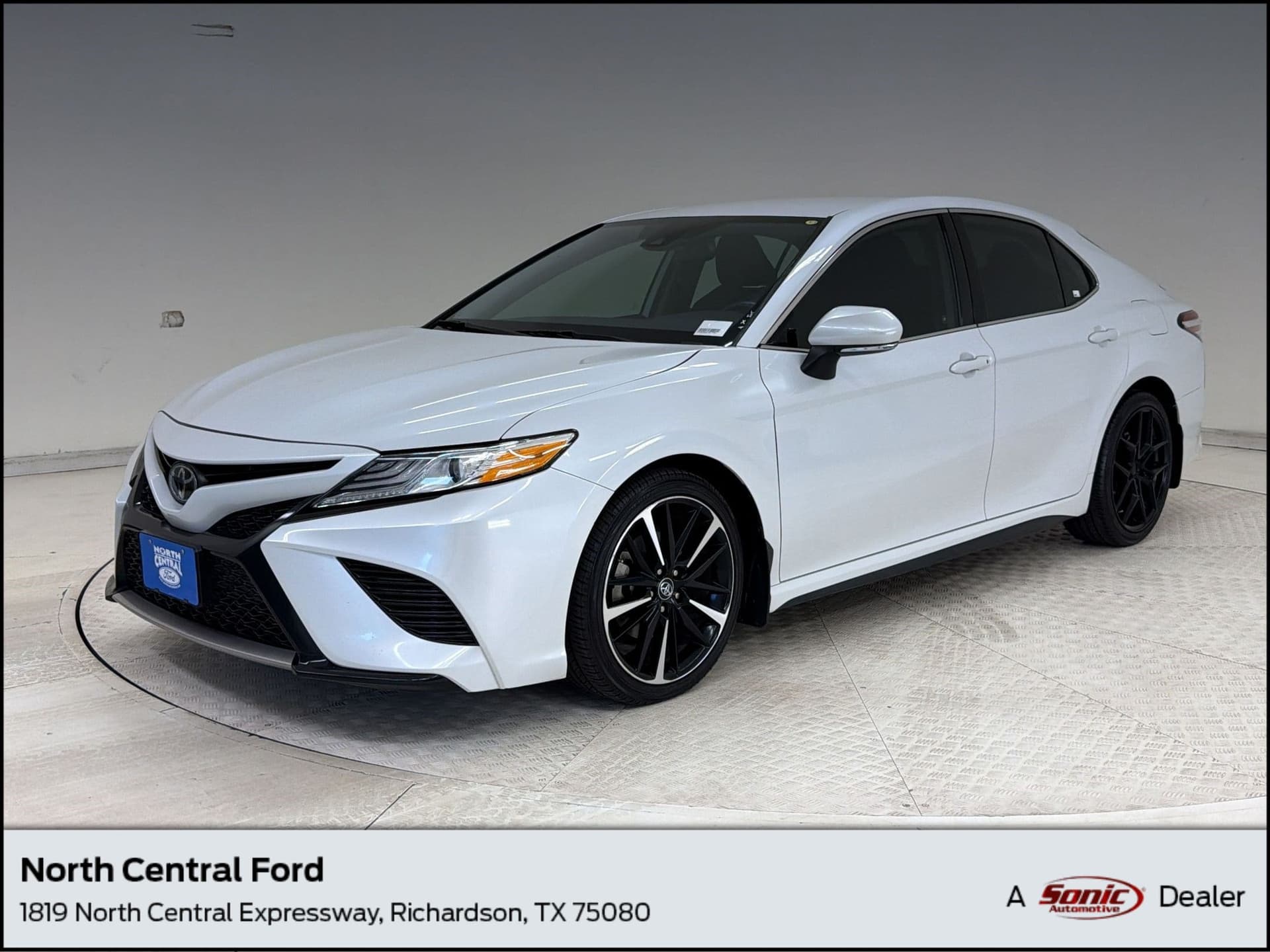 2020 Toyota Camry XSE — photo 1 of 32