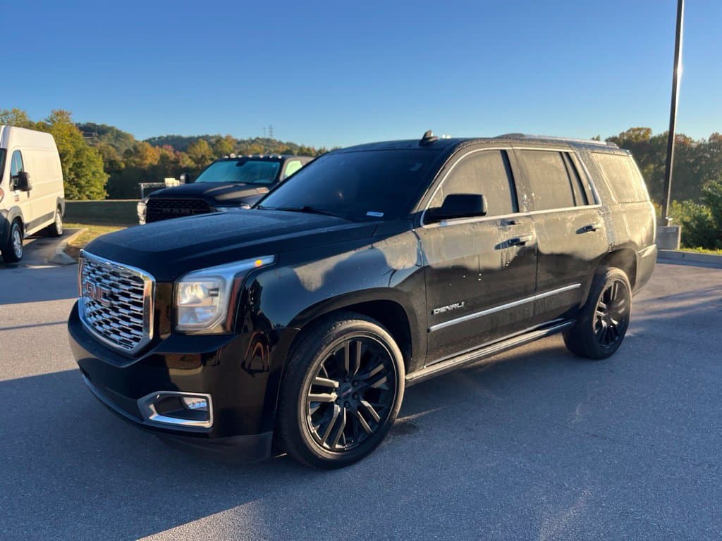 2020 GMC Yukon Denali — photo 1 of 13