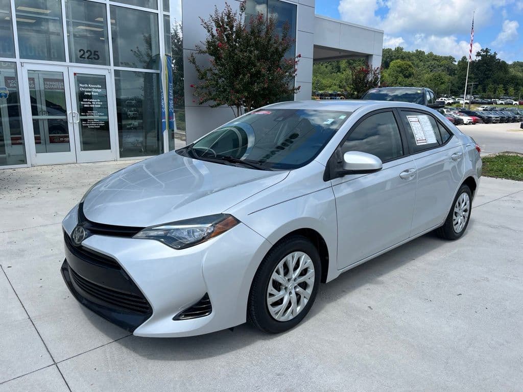 2017 Toyota Corolla LE — photo 1 of 30