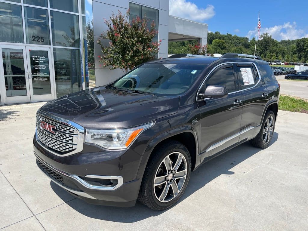 2017 GMC Acadia Denali — photo 1 of 34