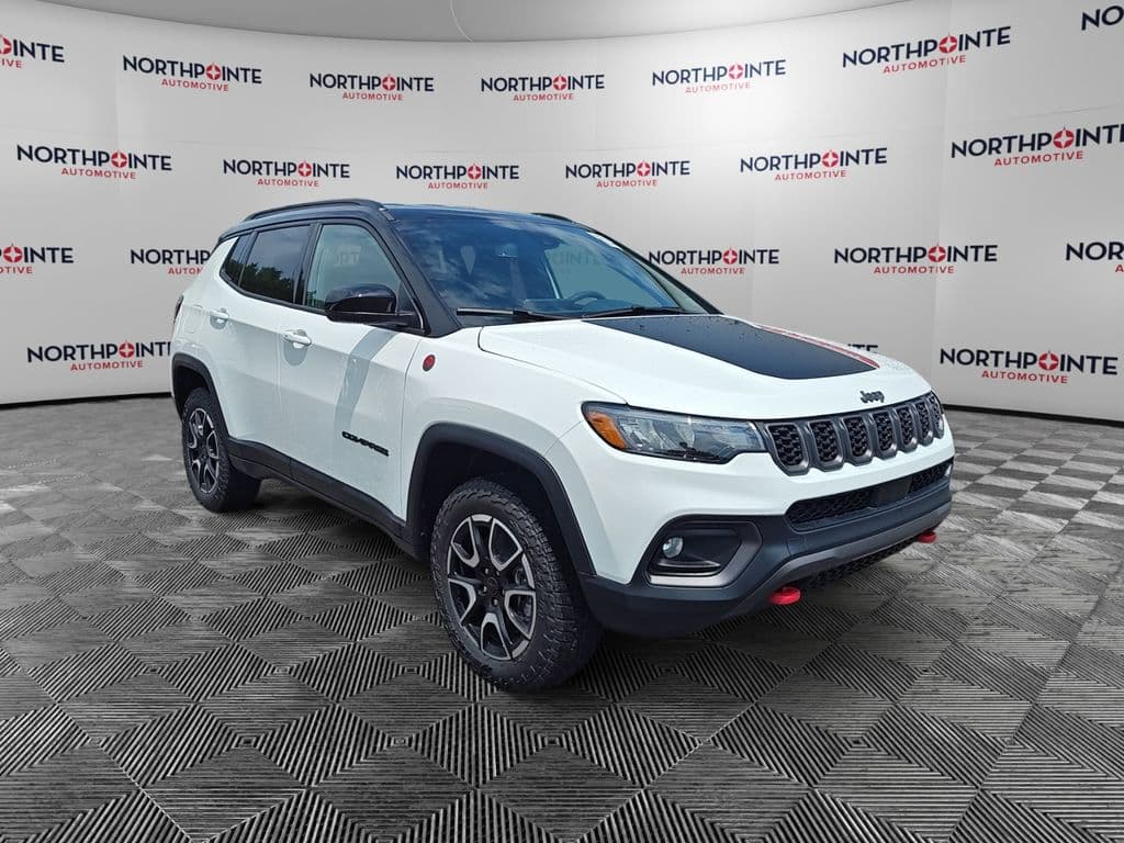 2026 Jeep Compass TRAILHAWK 4X4 — photo 1 of 43