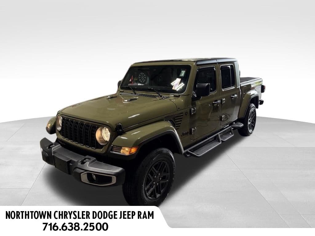 2025 Jeep Gladiator Sport S — photo 1 of 37