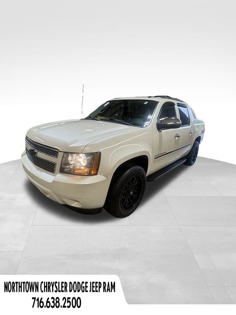 2012 Chevrolet Avalanche LTZ — photo 1 of 31