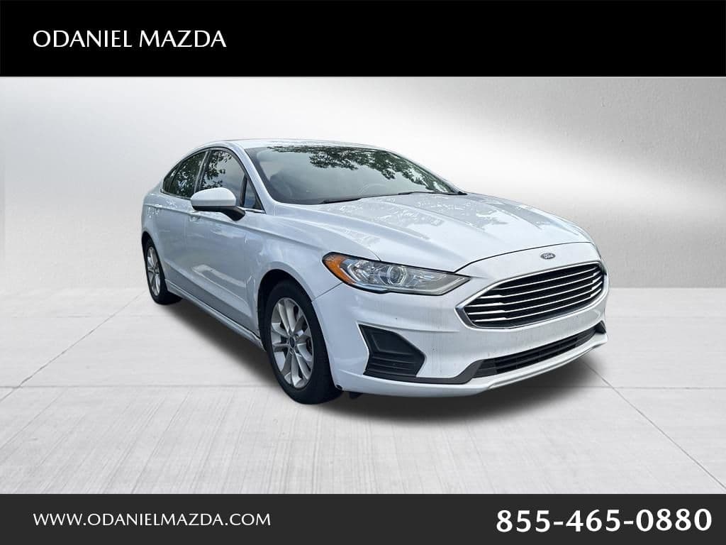 2020 Ford Fusion SE — photo 1 of 2