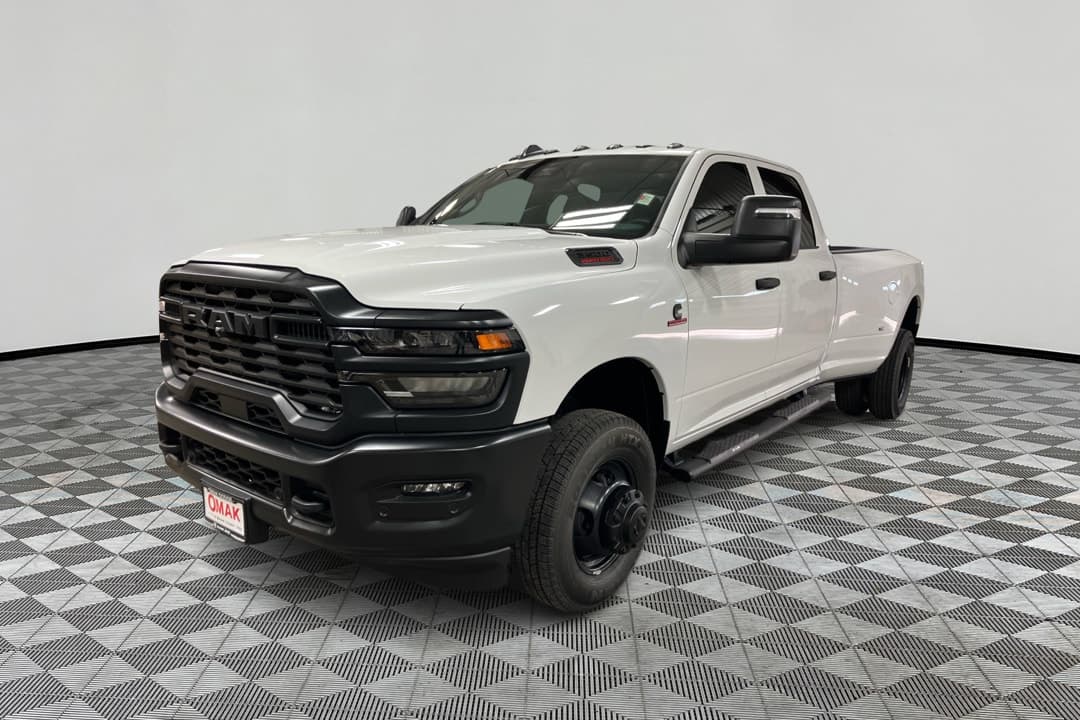 2026 RAM 3500 TRADESMAN CREW CAB 4X4 8' BOX — photo 1 of 42