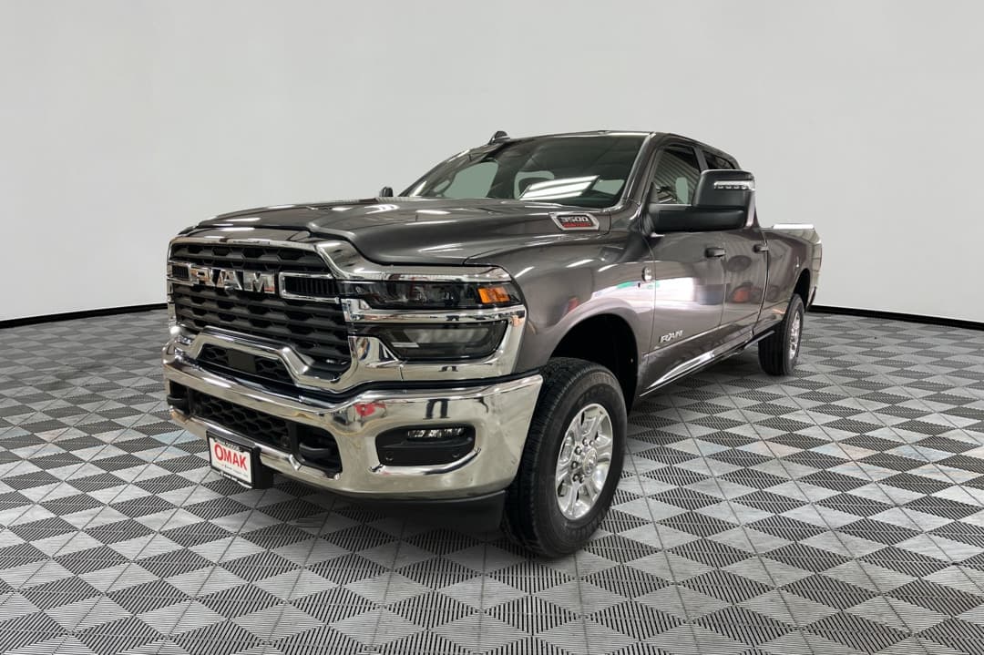2026 RAM 3500 BIG HORN CREW CAB 4X4 8' BOX — photo 1 of 42