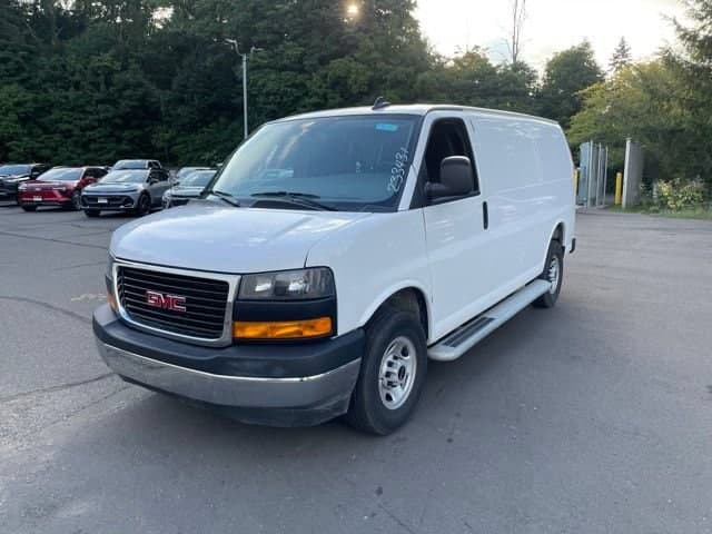 2025 GMC Savana Cargo Van Base — photo 1 of 11