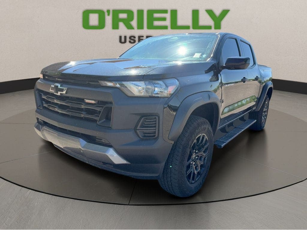 2024 Chevrolet Colorado 4WD Trail Boss — photo 1 of 21