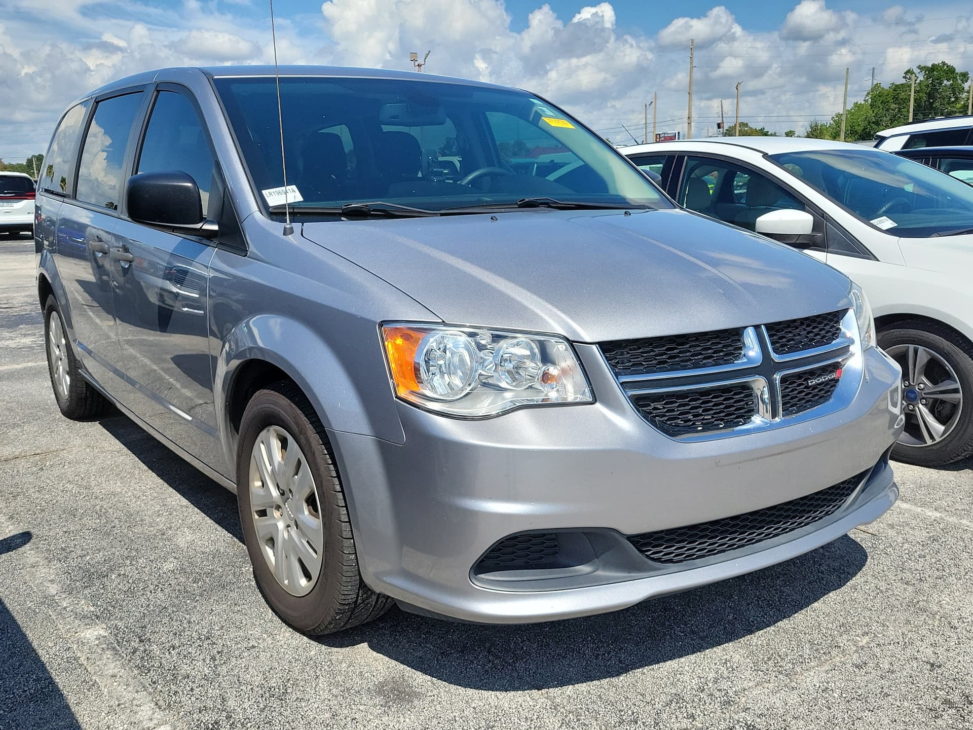 2020 Dodge Grand Caravan SE — photo 1 of 10