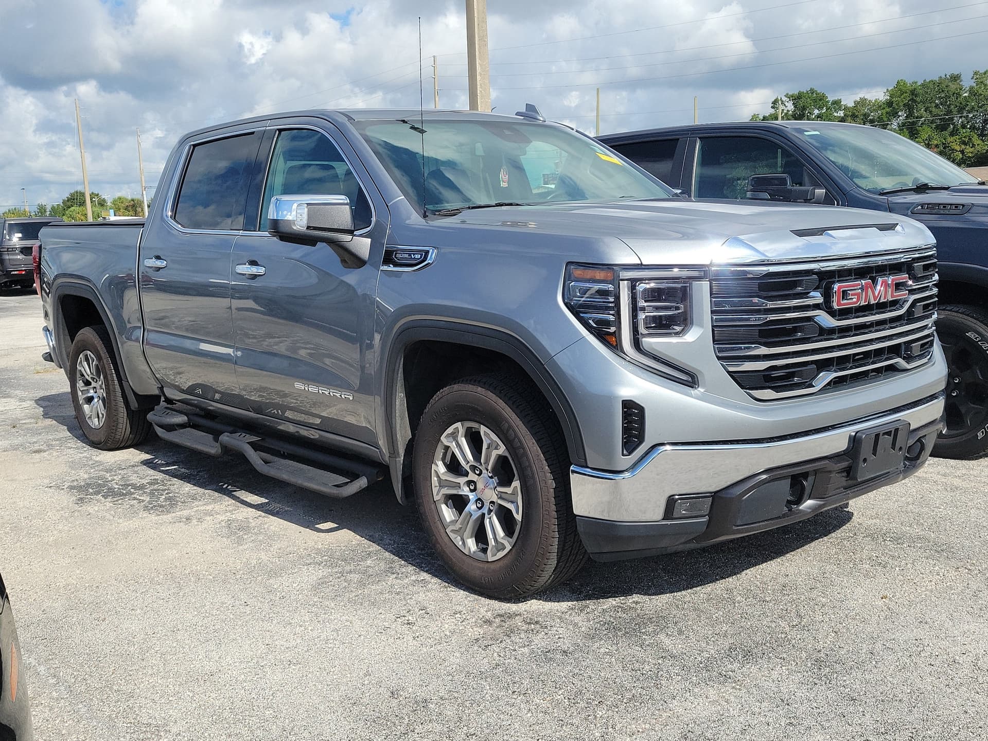 2025 GMC Sierra 1500 SLT — photo 1 of 10
