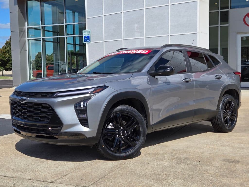 2025 Chevrolet Trax ACTIV — photo 1 of 35