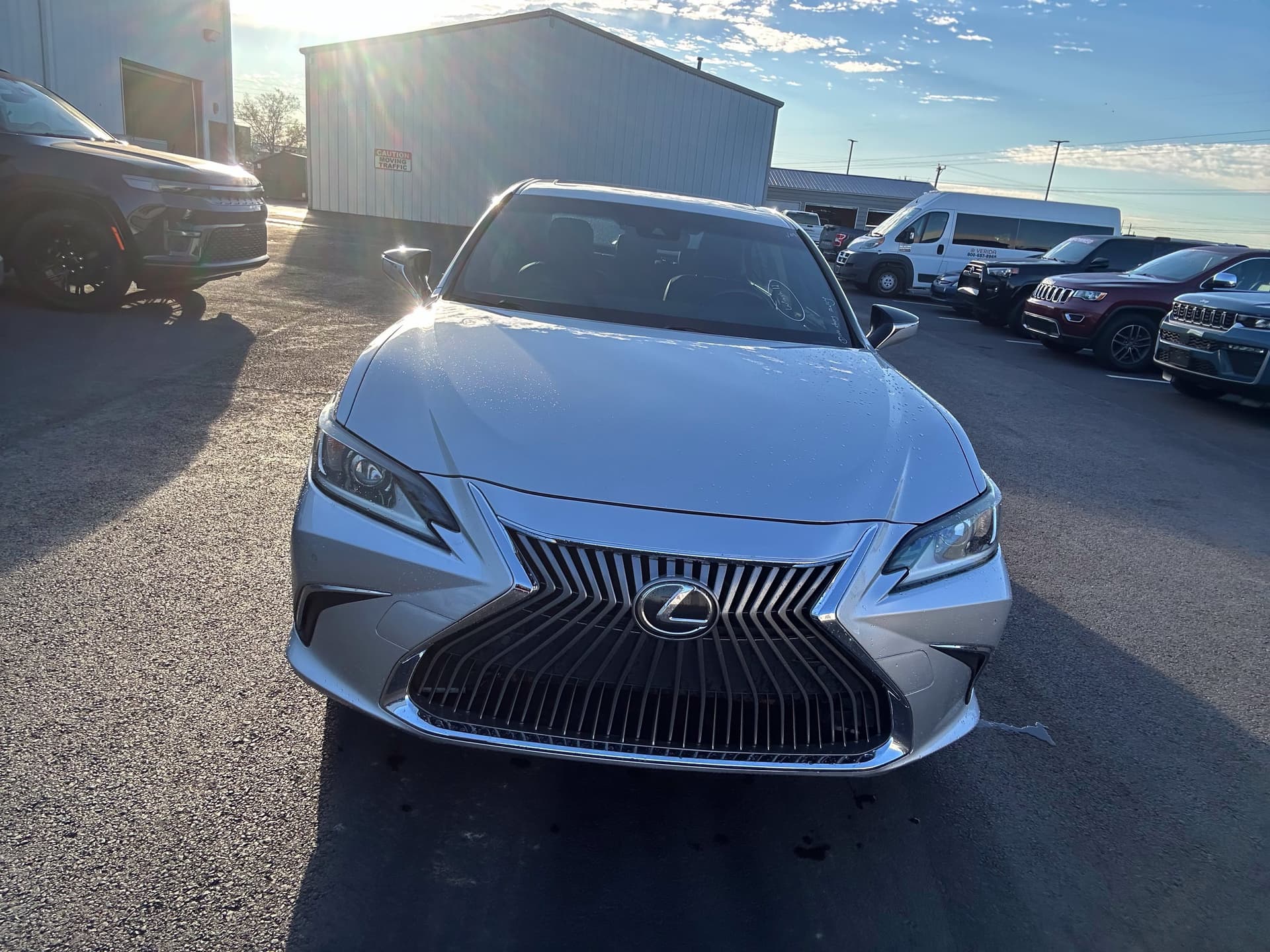 2019 Lexus ES Base — photo 1 of 13