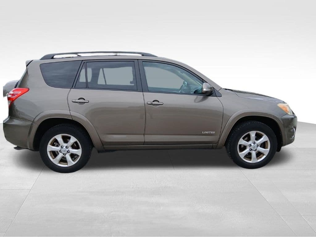 2009 Toyota RAV4 Base — photo 1 of 9