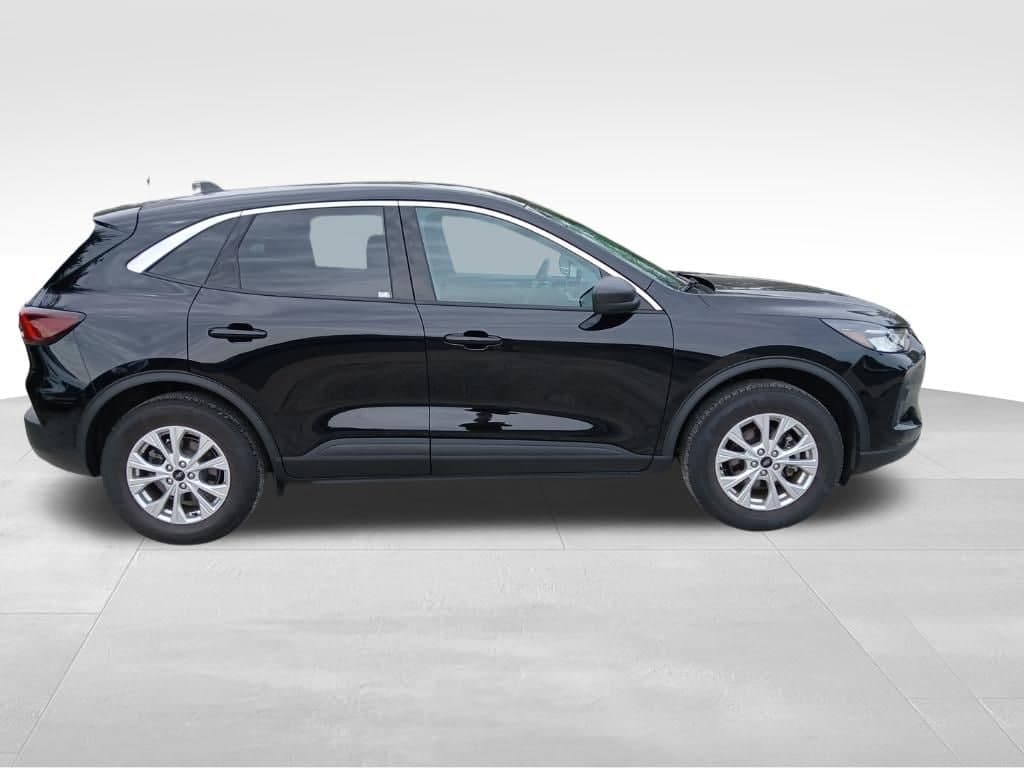 2024 Ford Escape Active — photo 1 of 10