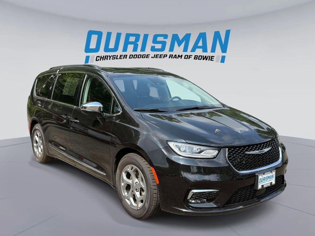 2023 Chrysler Pacifica Limited — photo 1 of 29