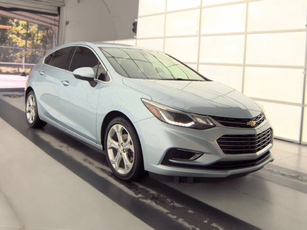2017 Chevrolet Cruze Premier — photo 1 of 7