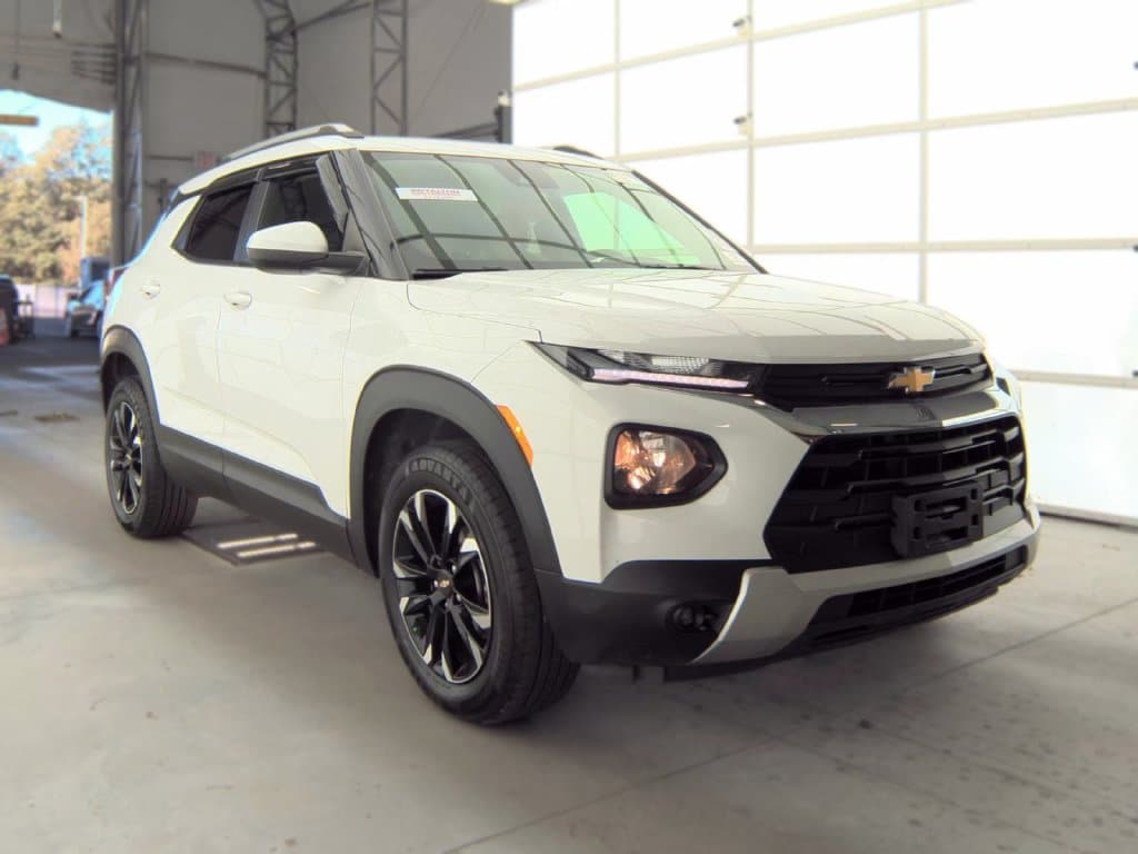 2022 Chevrolet Trailblazer LT — photo 1 of 9
