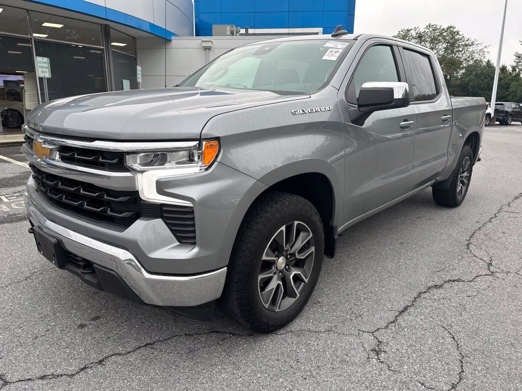 2024 Chevrolet Silverado 1500 Base — photo 1 of 21
