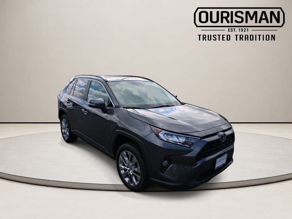 2021 Toyota RAV4 XLE Premium — photo 1 of 39