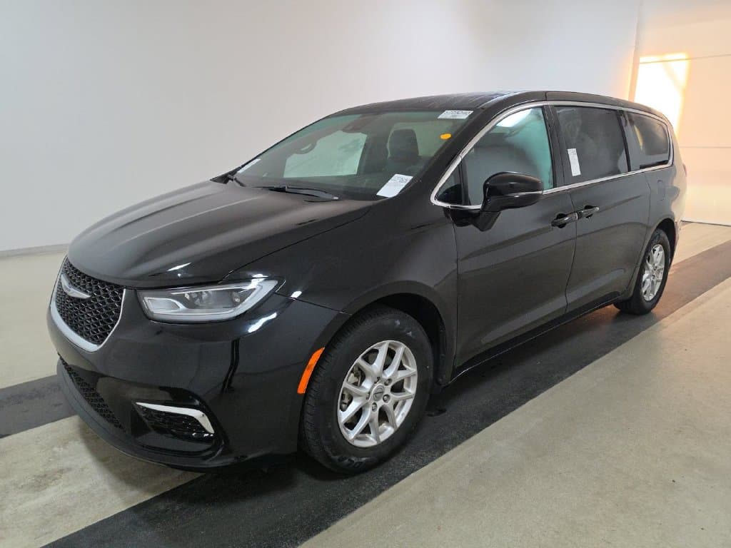 2025 Chrysler Pacifica Select — photo 1 of 6