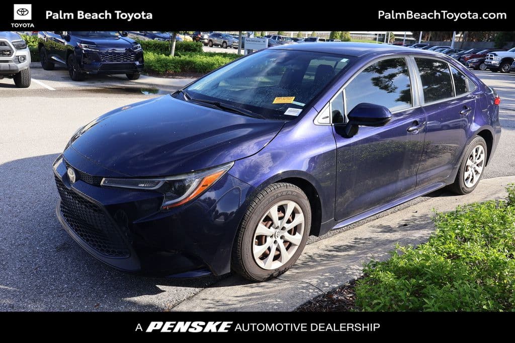 2022 Toyota Corolla LE — photo 1 of 8