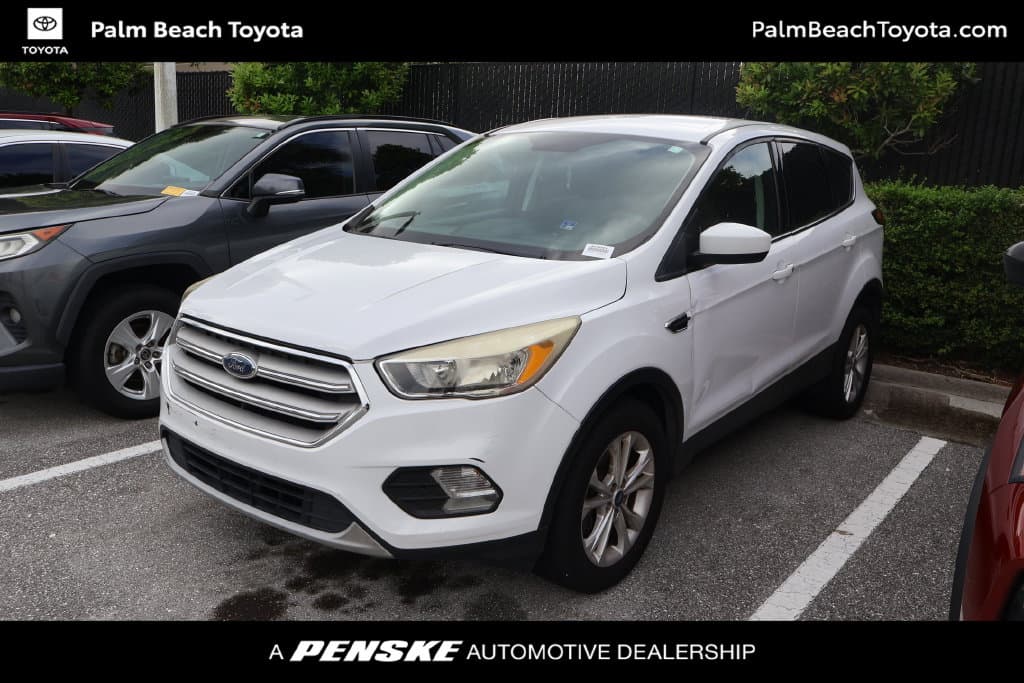 2019 Ford Escape SE — photo 1 of 8