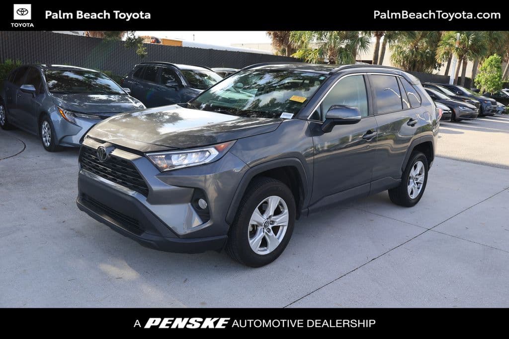 2021 Toyota RAV4 XLE — photo 1 of 8