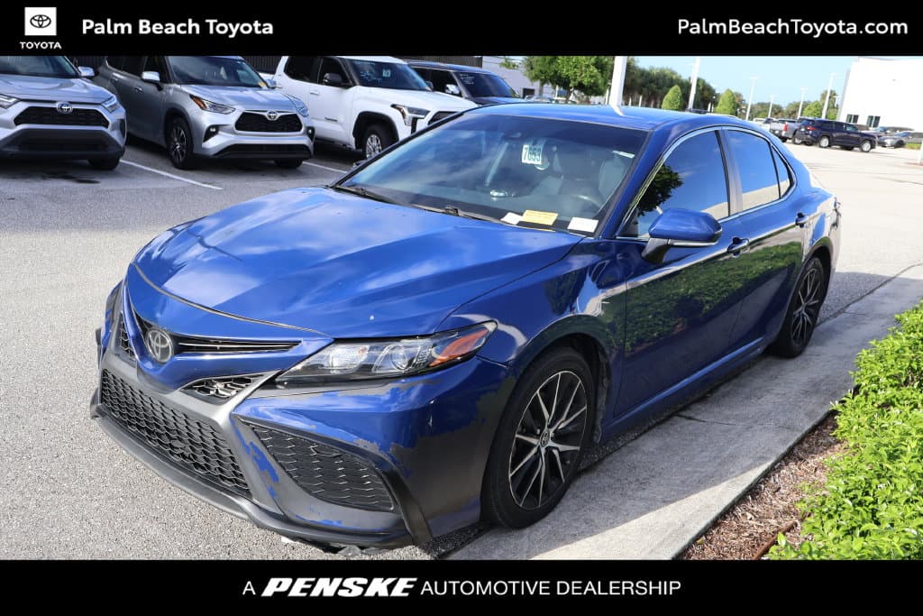 2023 Toyota Camry SE — photo 1 of 8