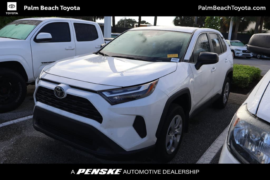 2024 Toyota RAV4 LE — photo 1 of 8