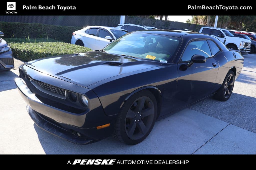2013 Dodge Challenger R/T — photo 1 of 8
