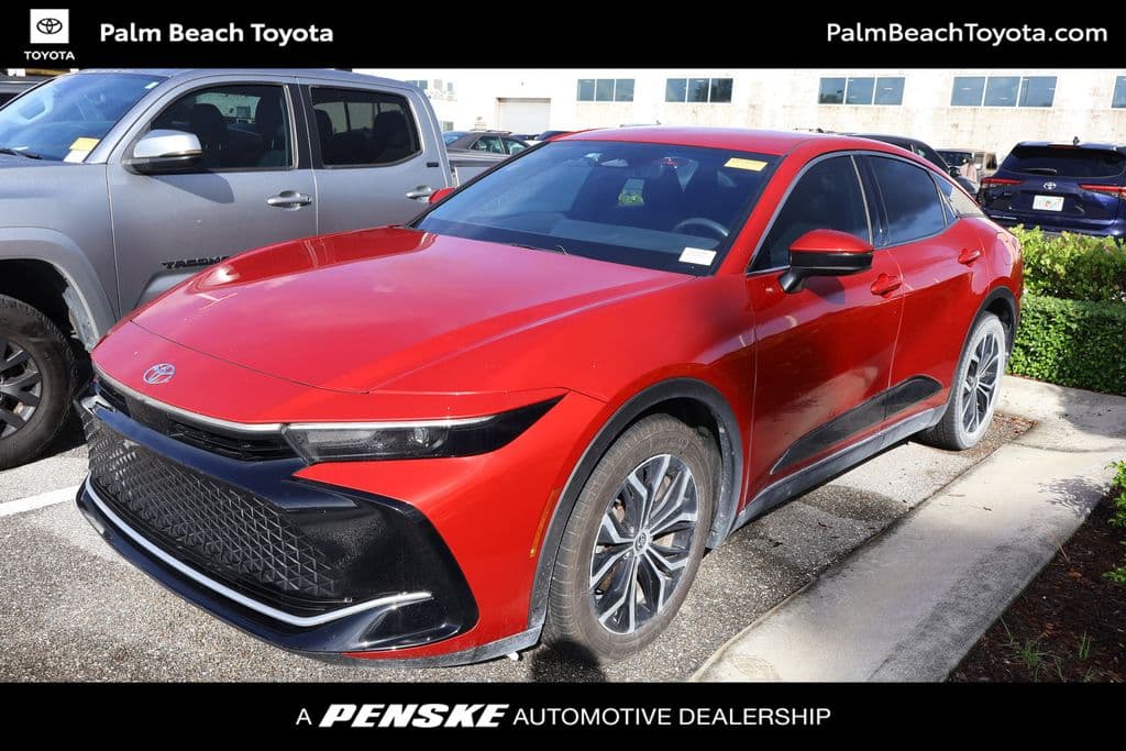 2023 Toyota Crown XLE — photo 1 of 8