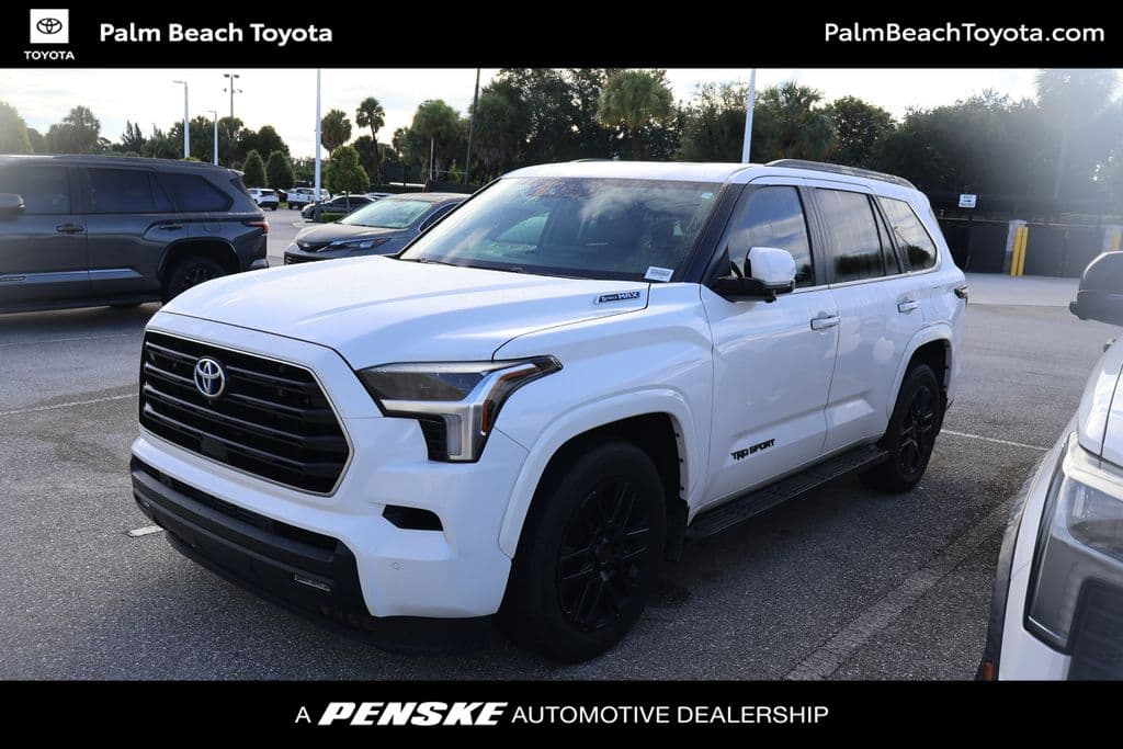 2024 Toyota Sequoia SR5 — photo 1 of 8