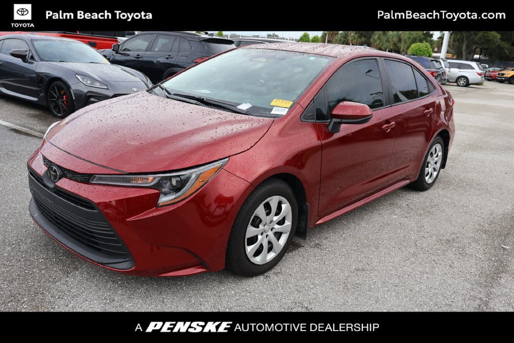 2025 Toyota Corolla LE — photo 1 of 8