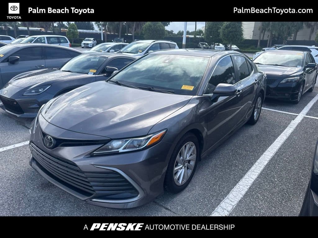 2023 Toyota Camry LE — photo 1 of 4
