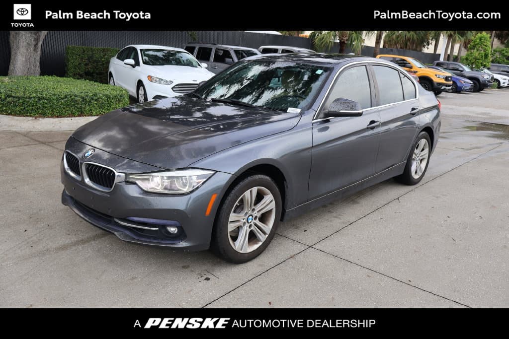 2017 BMW 3 Series 330i xDrive — photo 1 of 8