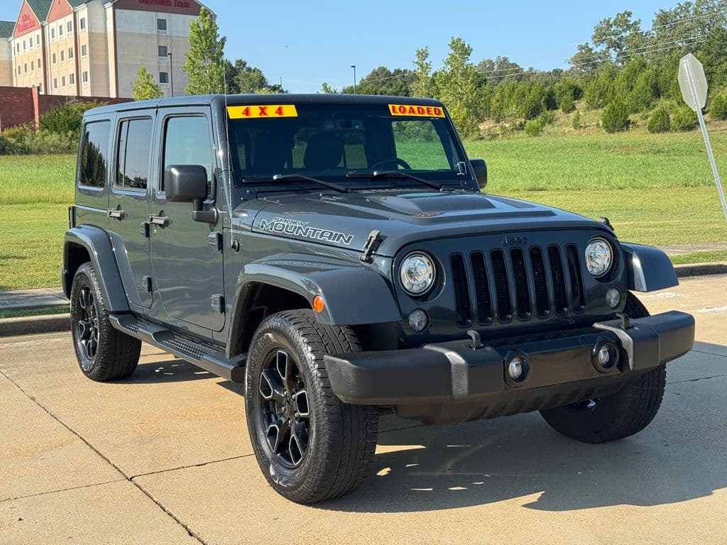 2017 Jeep Wrangler Unlimited Sahara — photo 1 of 25