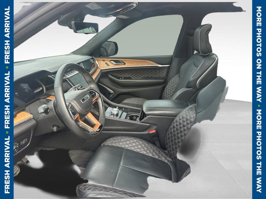 2025 Jeep Grand Cherokee L Summit Reserve — photo 1 of 7