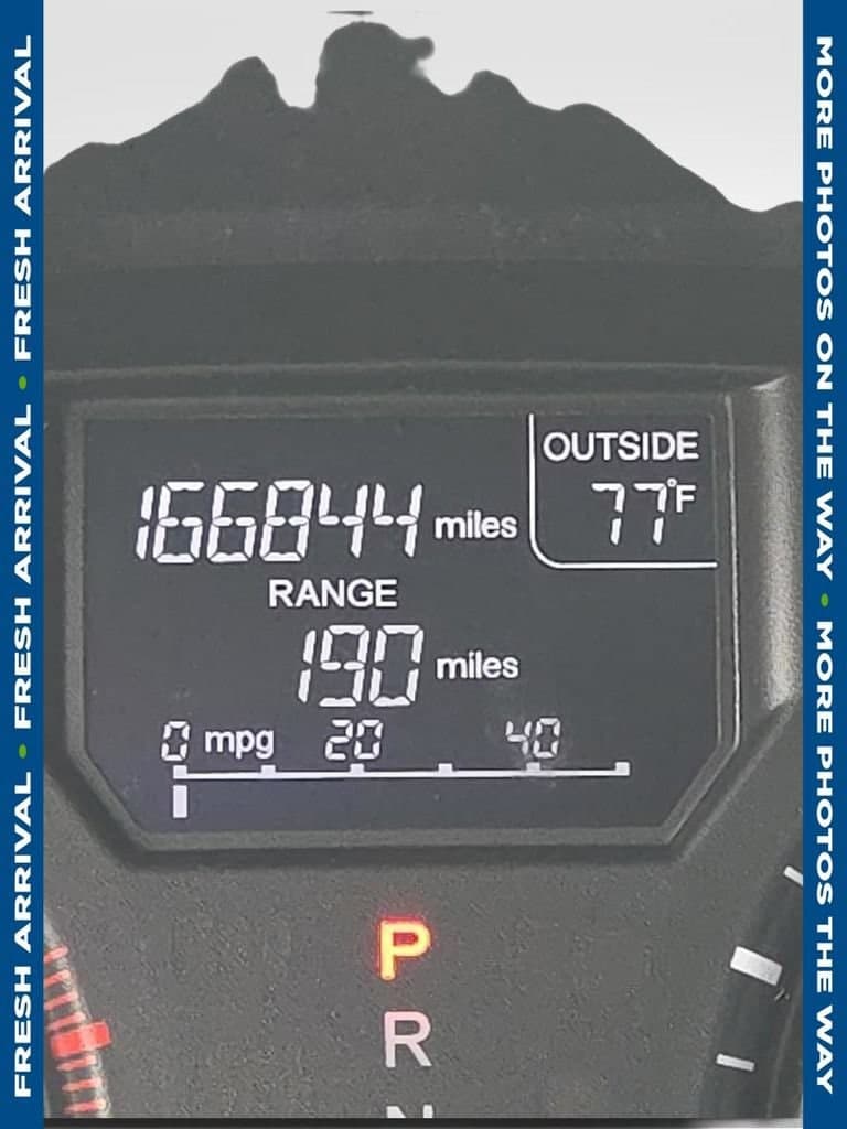 2016 Honda Odyssey SE — photo 1 of 6