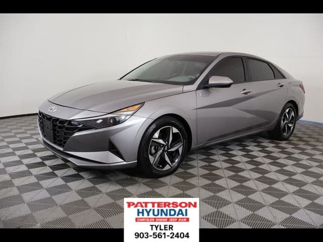 2023 Hyundai Elantra SEL — photo 1 of 29