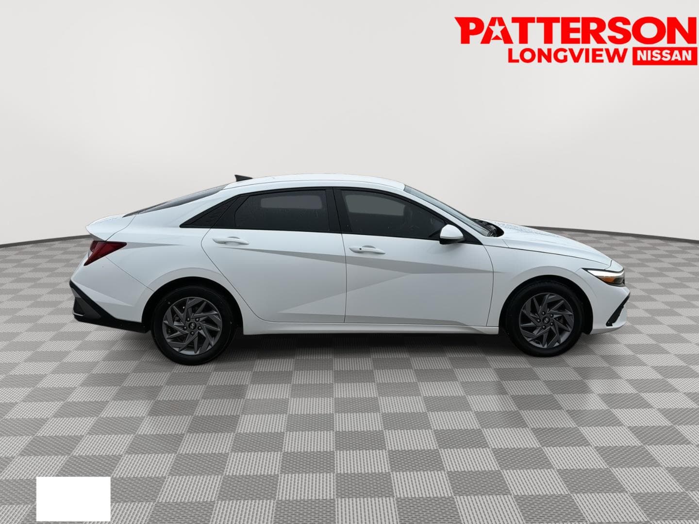 2024 Hyundai Elantra Hybrid Blue — photo 1 of 23