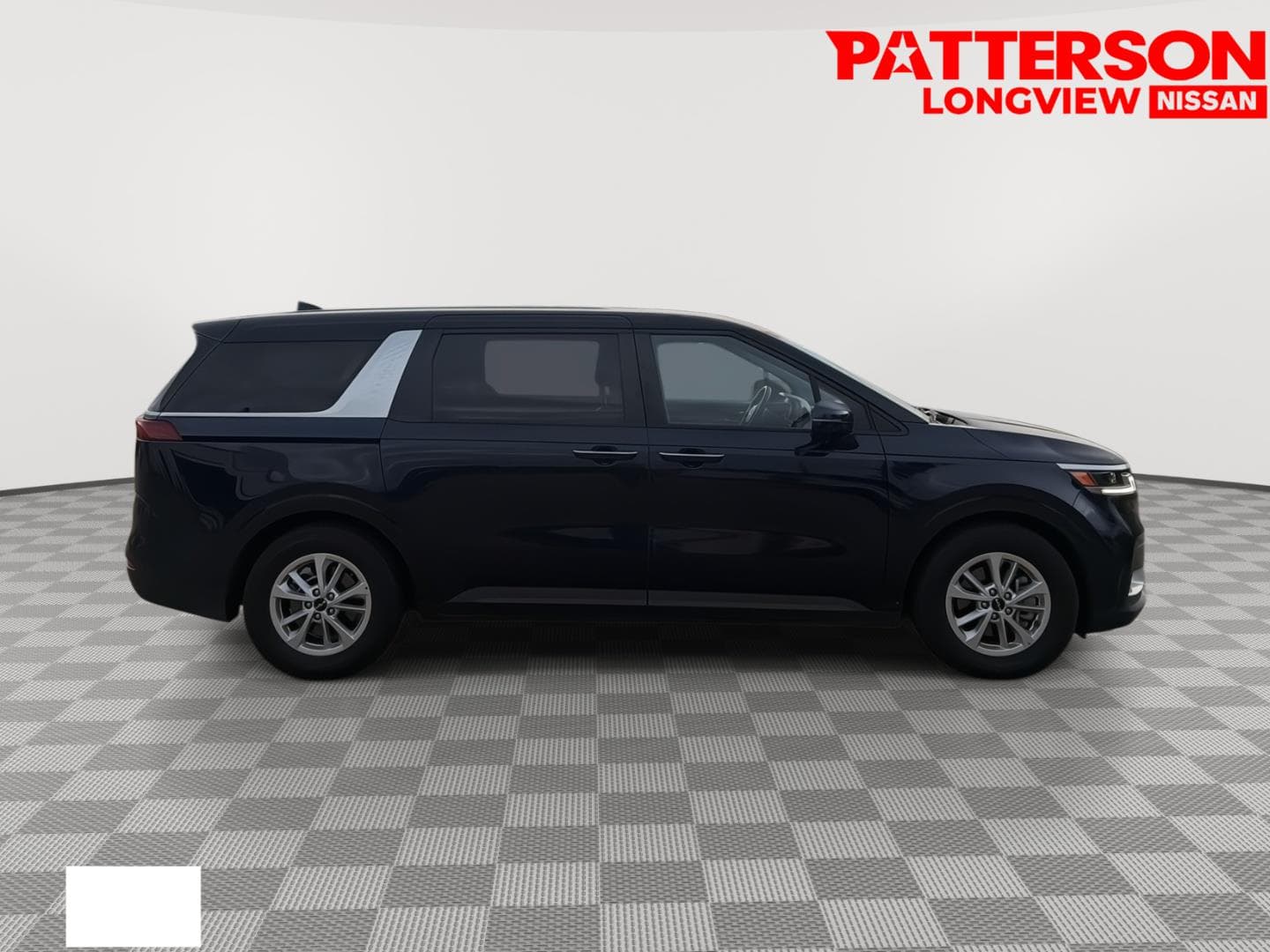 2024 Kia Carnival Base — photo 1 of 23