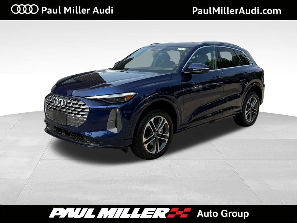 2026 Audi Q5 2.0T Premium — photo 1 of 38