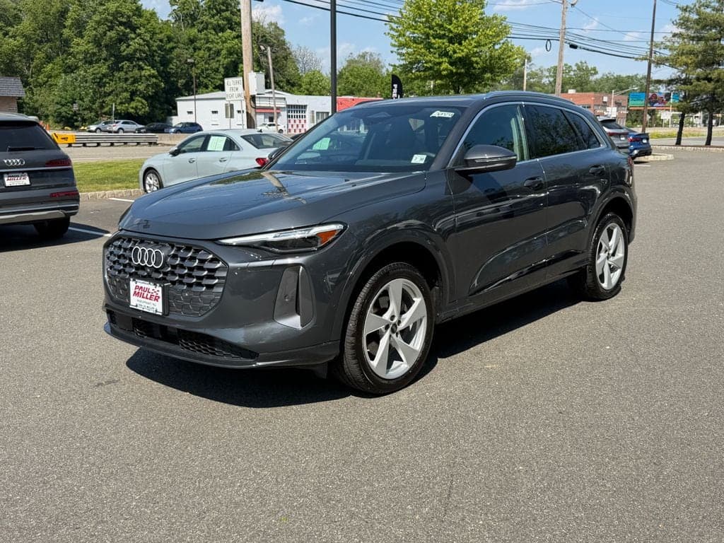 2025 Audi Q5 2.0T Premium — photo 1 of 27
