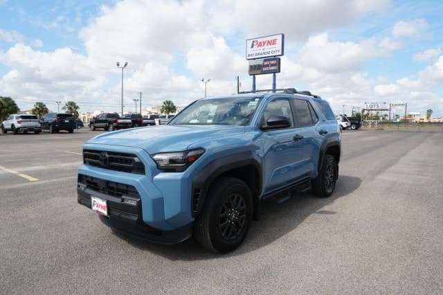 2025 Toyota 4Runner SR5 — photo 1 of 35