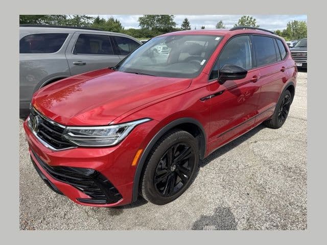 2024 Volkswagen Tiguan 2.0T SE R-Line Black 4motion w/ IQ Drive & Pano Mo — photo 1 of 11