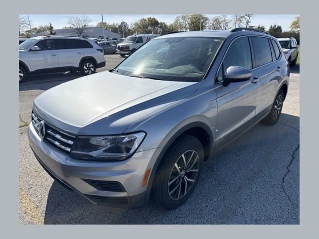 2019 Volkswagen Tiguan Base — photo 1 of 13
